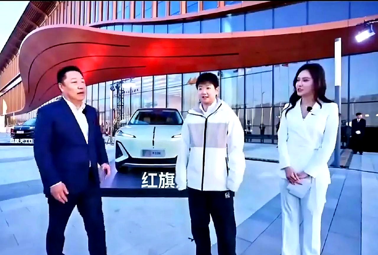 关于Ming重返赛场，表现优异首场状态出色，FPX观众沸腾！的信息
