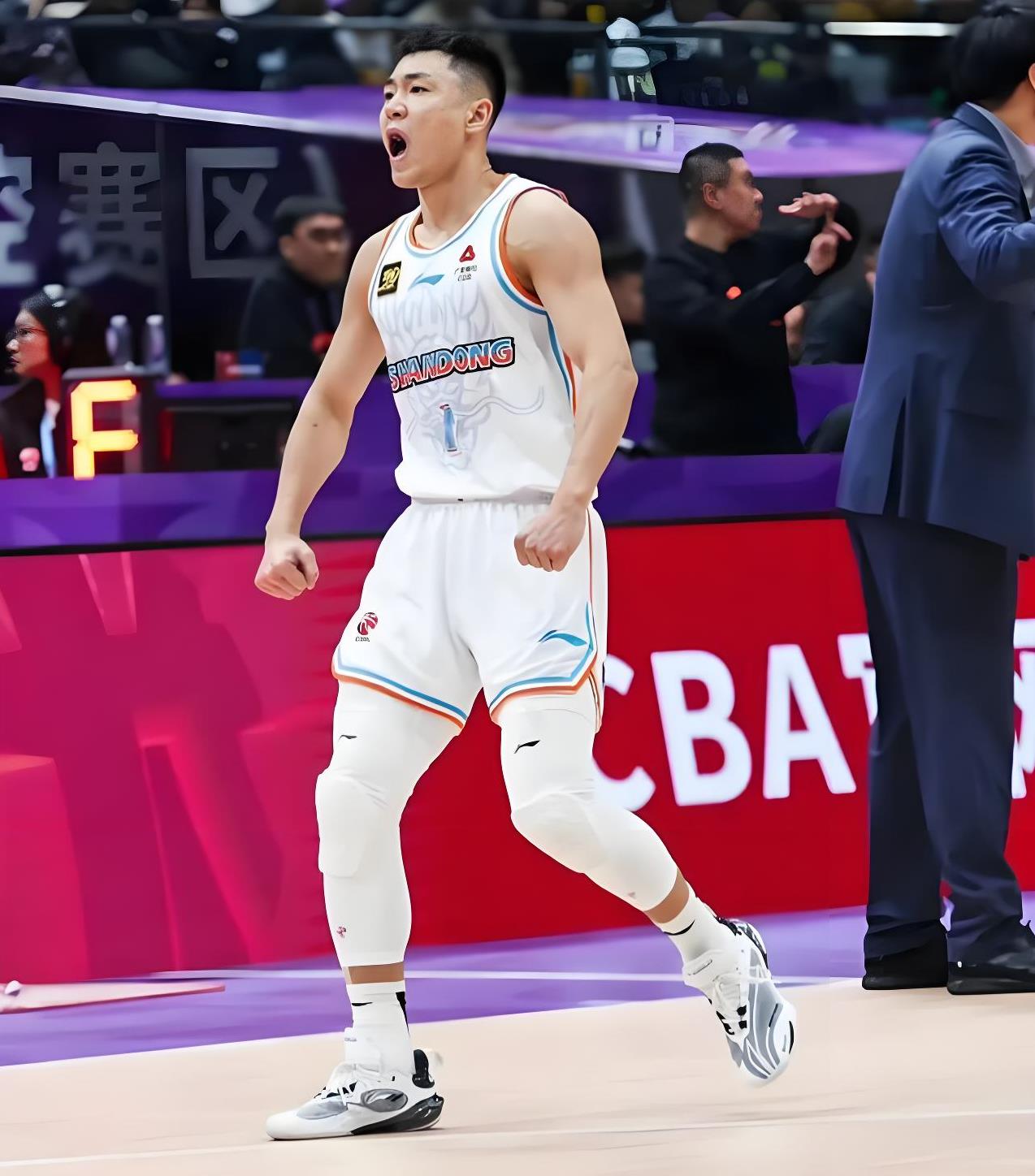 九游体育app -转折点山东男篮队长鼓劲，亚冠赛后攻防权衡，管理层满意，阵容厚度经受考验(山东男篮对于北京首钢的血脉压制)
