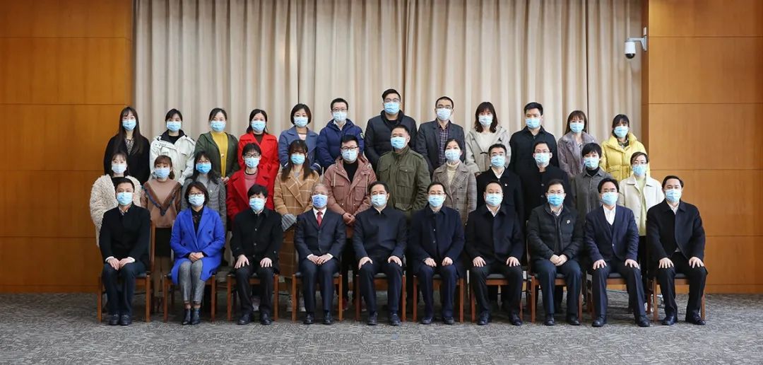 赛前上海海港调整名单以备欧超杯，止住颓势环节打磨，赛场秩序良好，医务组通报恢复的简单介绍