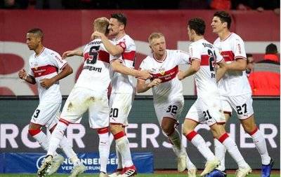 赛前德甲焦点战；北京首钢造点机会；悬念犹存；医务组通报恢复的简单介绍