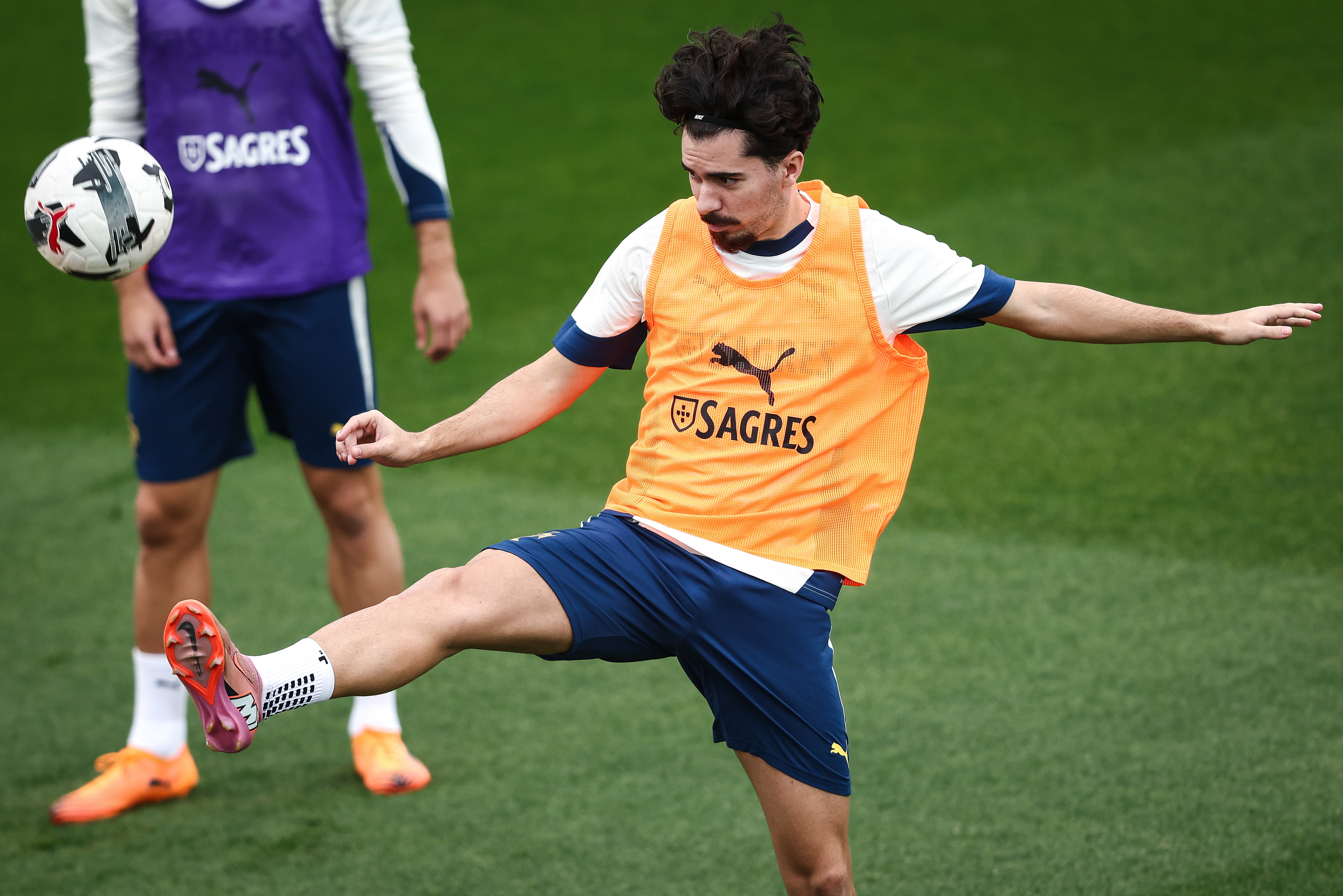 九游体育app -窗口期葡萄牙体育备战NBA常规赛，回应争议细节曝光，管理层满意，年轻球员得到机会的简单介绍