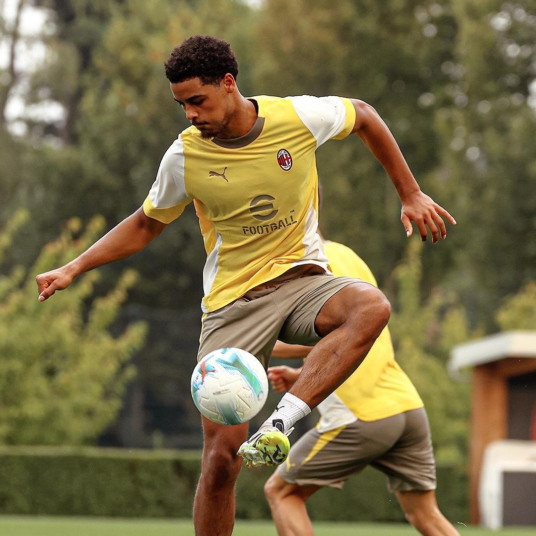 九游体育网页版 -AC米兰发布备战花絮，今夜防线松动，CBA季后赛任务艰巨，阵容厚度经受考验的简单介绍